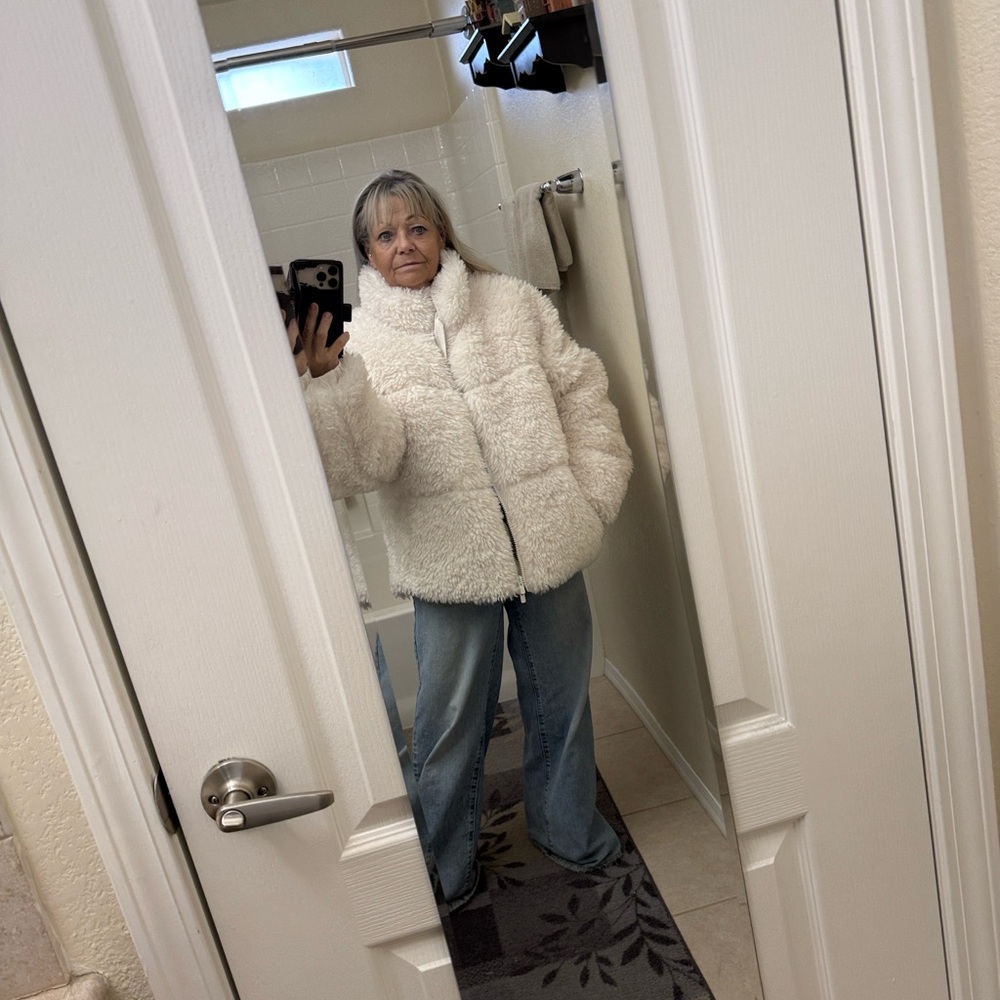 PINK Victoria's Secret Plush Teddy Jacket - Cream - Picture 2 of 10